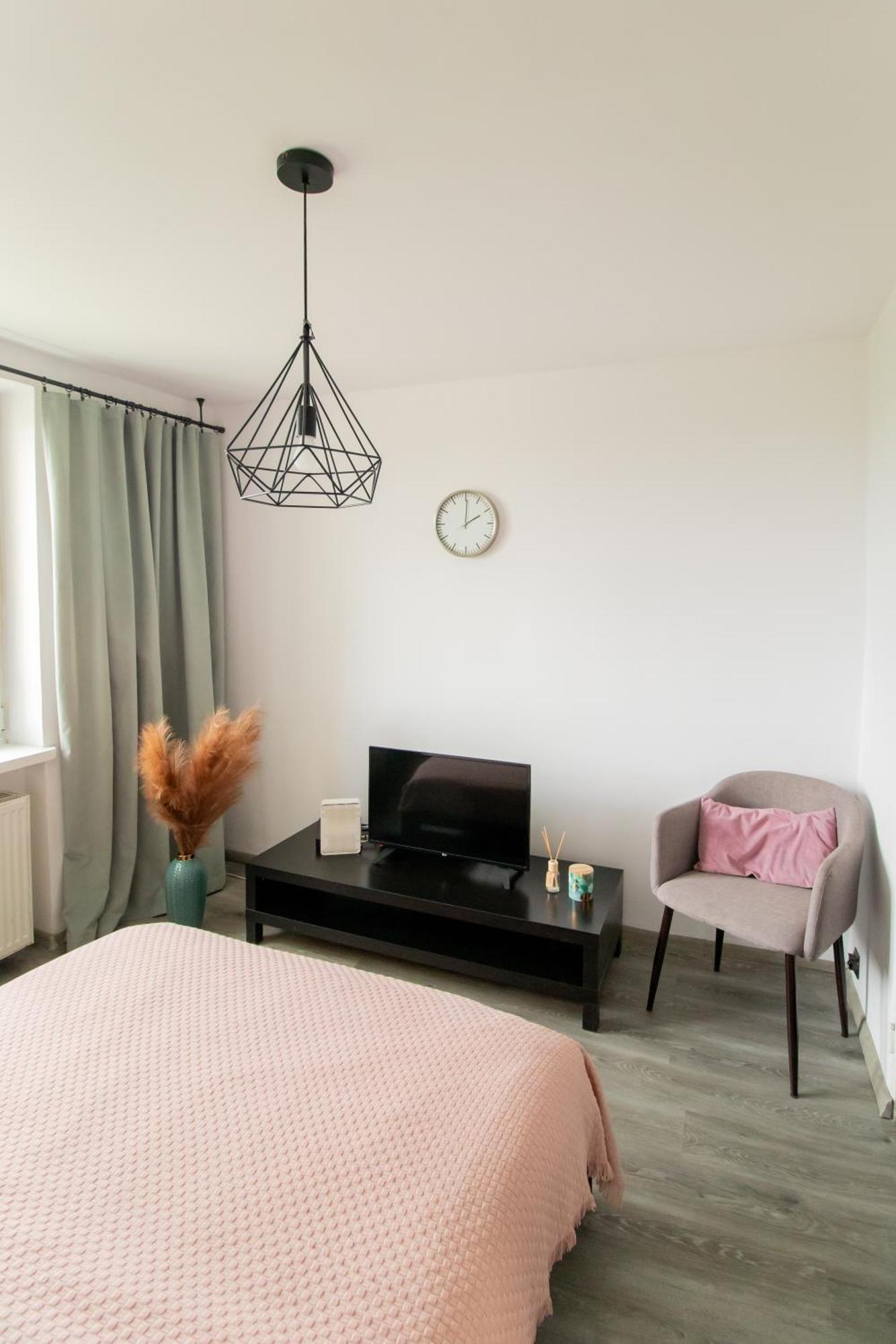 Piotrapartments - Daleka Cozy Train&Airport Apartment Varsóvia Exterior foto